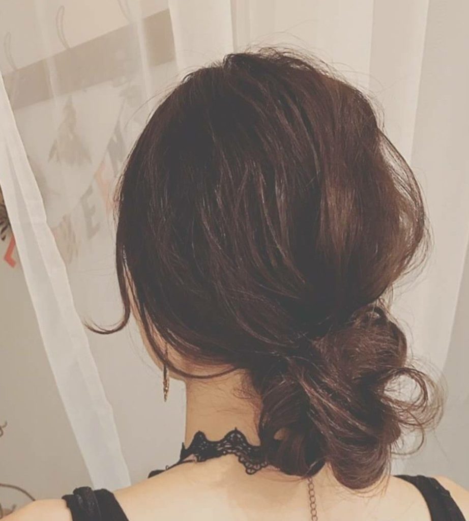 結婚式二次会の髪型25選 お呼ばれに慌てない簡単人気ヘアアレンジ マナーもまとめたよ Feeche フィーチェ
