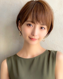 ネイリストらしい服装とヘアスタイルまとめ帖 これから面接の人も転職の人もおしゃれに臨もう Feeche フィーチェ